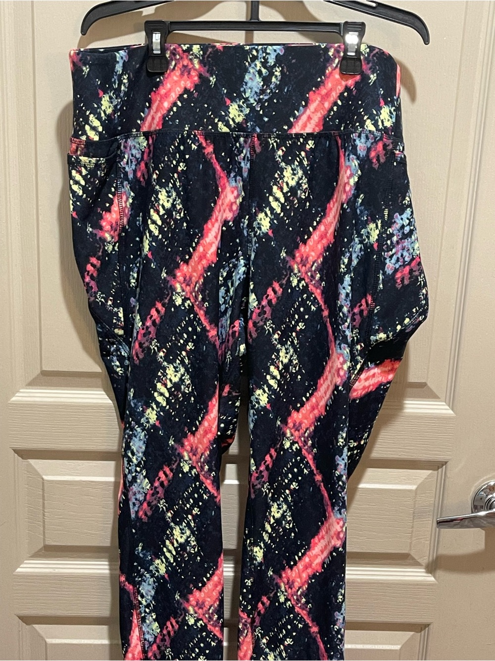NWOT- Torrid Women's High-Rise Printed Leggings - Neon Abstract